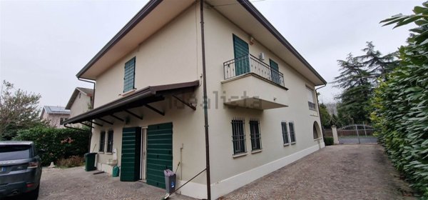 casa indipendente in vendita a Forlì