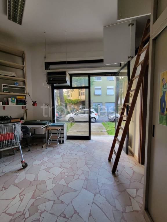 negozio in vendita a Forlì in zona Centro Storico