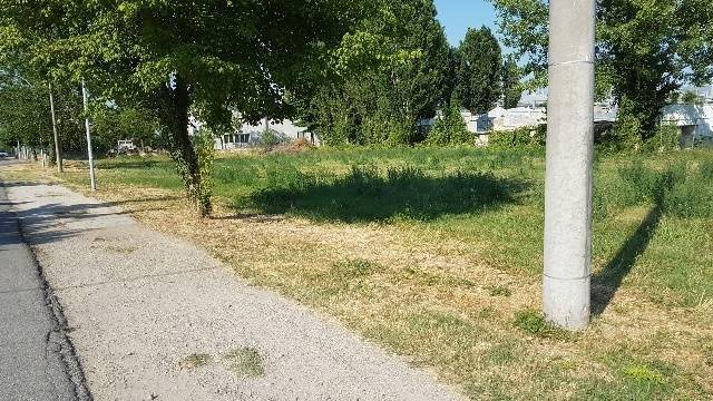 terreno edificabile in vendita a Forlì in zona Villanova
