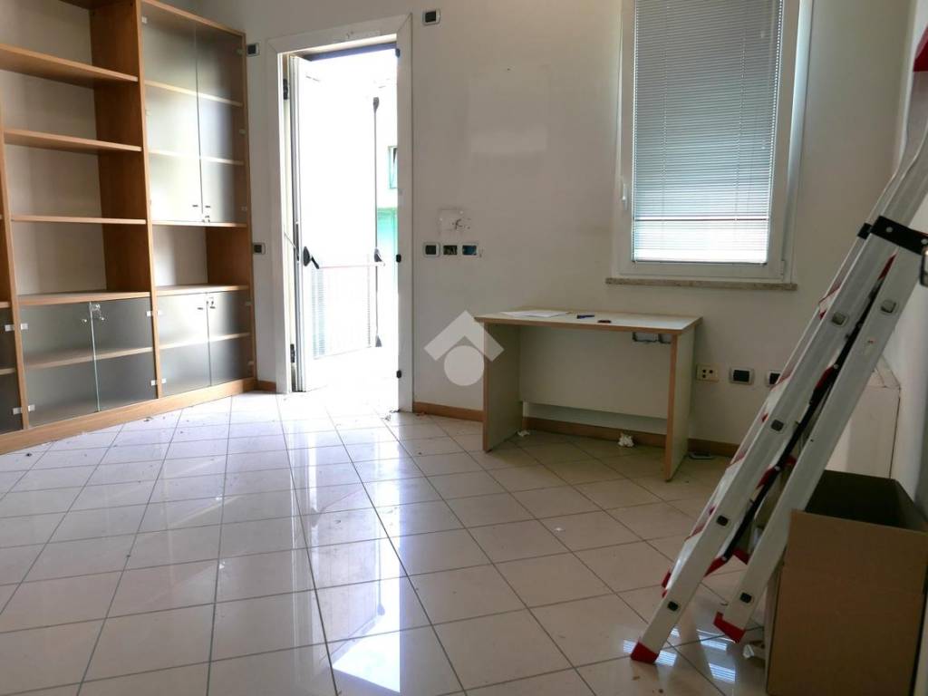 ufficio in vendita a Forlì in zona Coriano