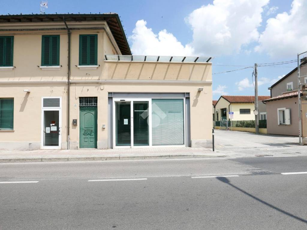 ufficio in vendita a Forlì in zona Coriano