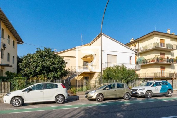 casa indipendente in vendita a Forlì in zona Campo di Marte / Benefattori