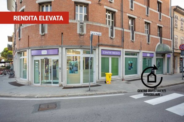 negozio in vendita a Forlì in zona Centro Storico