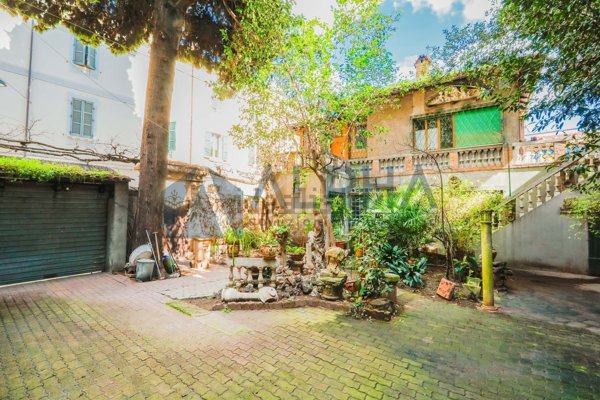 casa indipendente in vendita a Forlì in zona Centro Storico