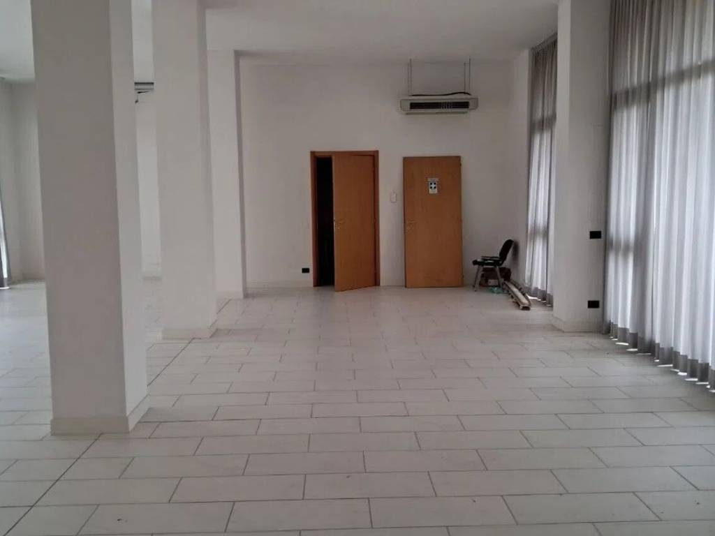 ufficio in vendita a Forlì in zona Musicisti / Grandi Italiani