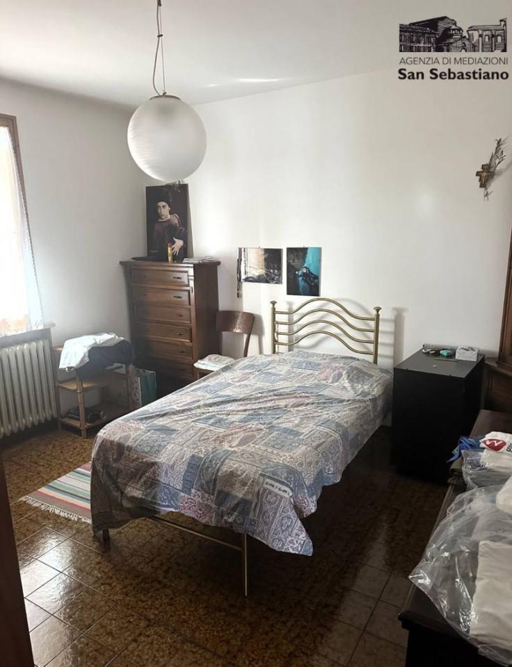 casa indipendente in vendita a Forlì in zona Quattro