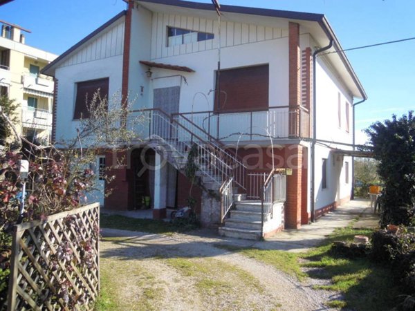 casa indipendente in vendita a Forlì in zona Vecchiazzano