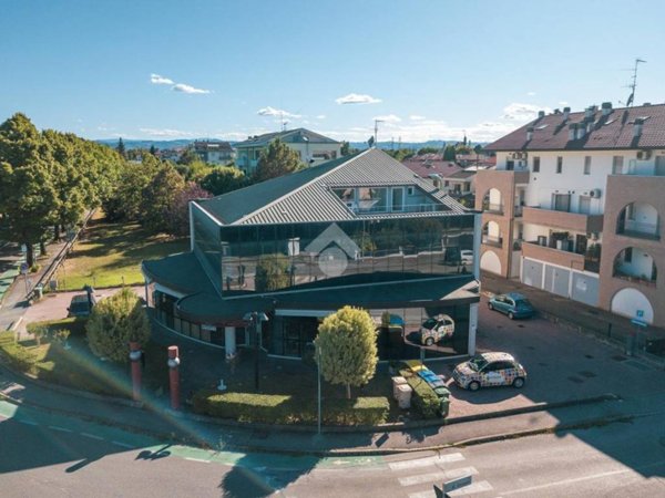 negozio in vendita a Forlì in zona Coriano