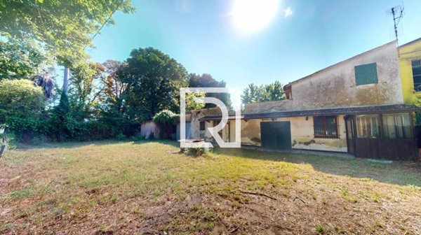 casa indipendente in vendita a Forlì in zona Villafranca di Forlì