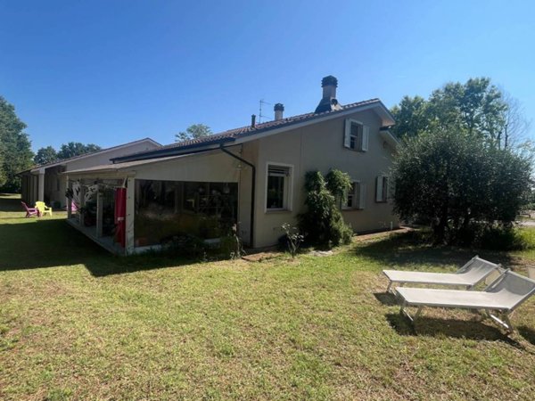 casa indipendente in vendita a Forlì in zona Quattro