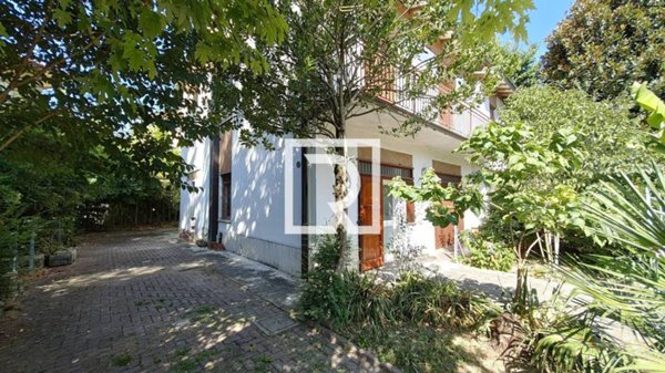 casa indipendente in vendita a Forlì in zona Quattro