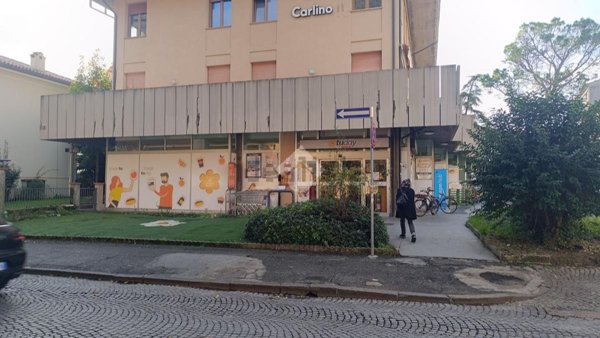 negozio in vendita a Forlì in zona Centro Storico