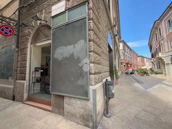 negozio in vendita a Forlì in zona Centro Storico
