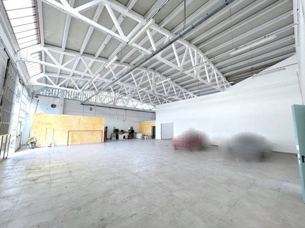 locale commerciale in vendita a Forlì in zona Coriano