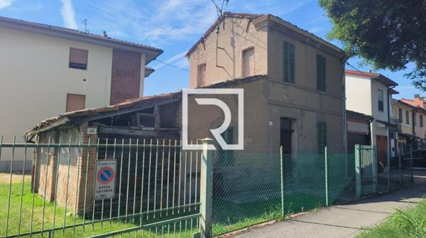 casale in vendita a Forlì in zona Ronco