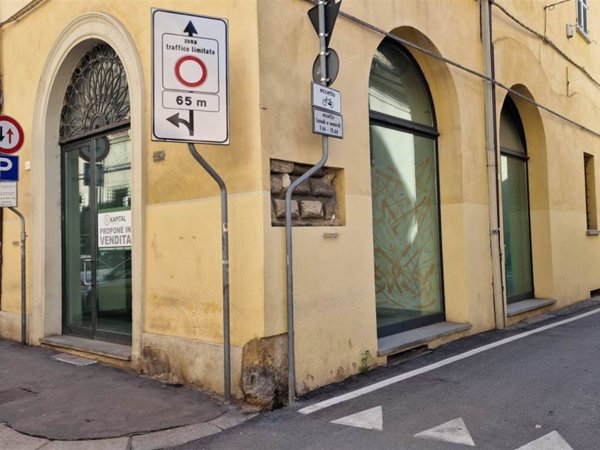 negozio in vendita a Forlì in zona Centro Storico