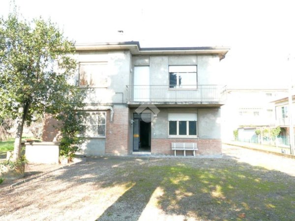 casa indipendente in vendita a Forlì in zona Romiti