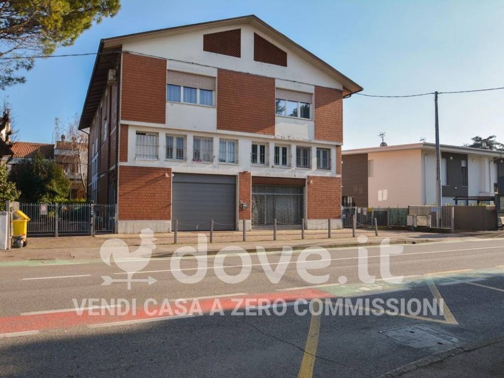 casa indipendente in vendita a Forlì in zona Campo di Marte / Benefattori