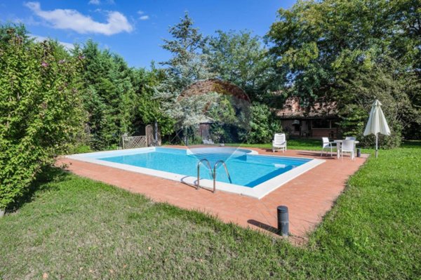 casa indipendente in vendita a Forlì in zona Quattro