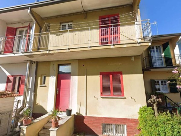 casa indipendente in vendita a Forlì