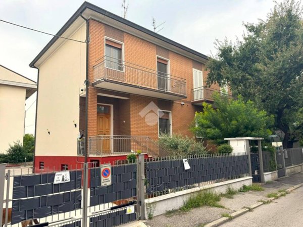 casa indipendente in vendita a Forlì in zona Ronco