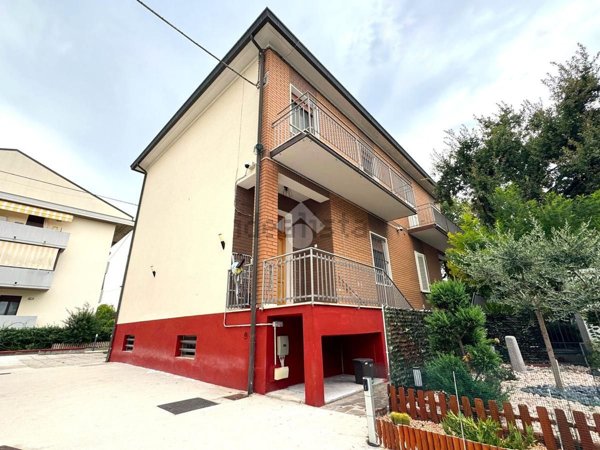 casa semindipendente in vendita a Forlì in zona Ronco