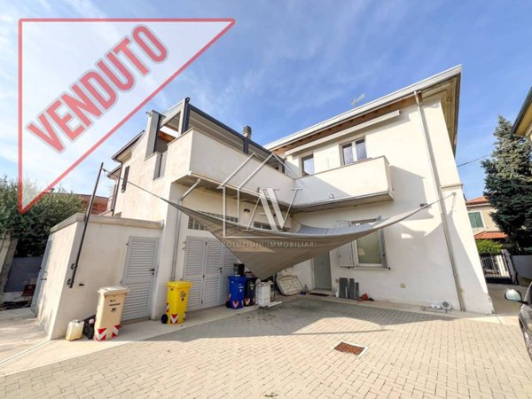 casa indipendente in vendita a Forlì