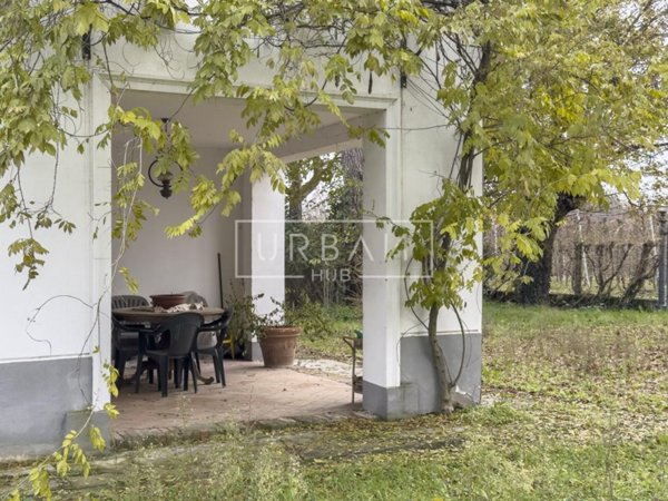 casa indipendente in vendita a Forlì in zona Villanova