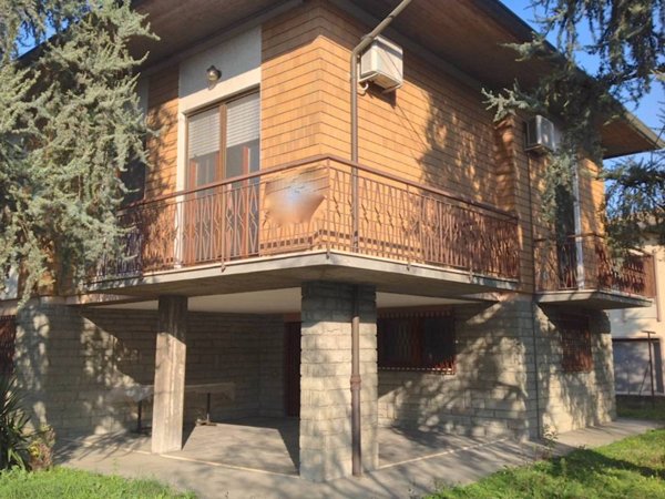 casa indipendente in vendita a Forlì in zona Coriano