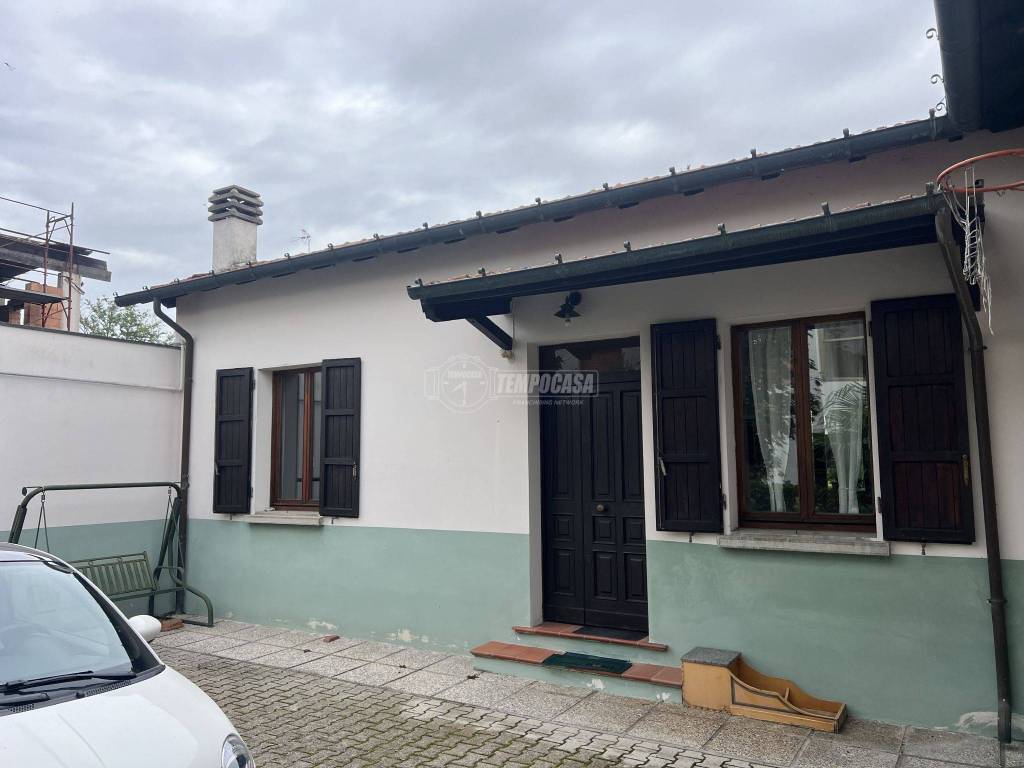 casa indipendente in vendita a Forlì in zona San Leonardo