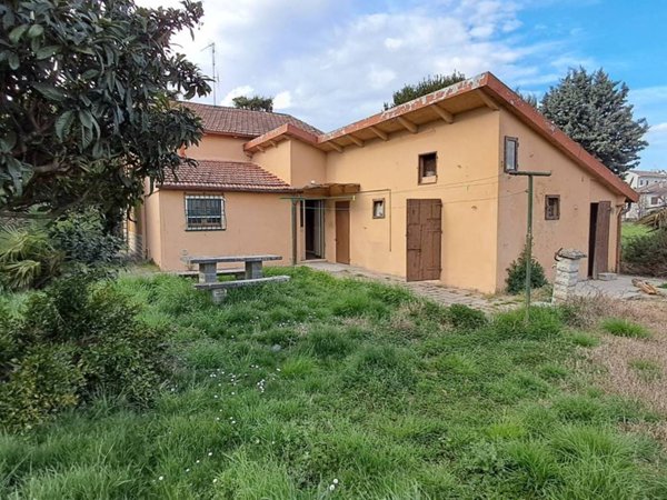 casa indipendente in vendita a Forlì in zona Villanova