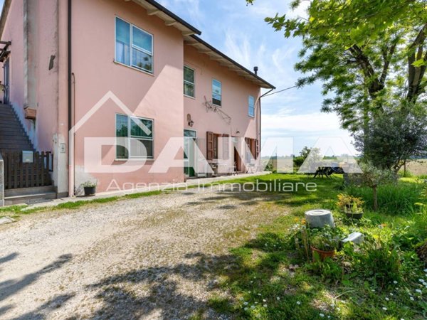 casa indipendente in vendita a Forlì in zona San Martino di Villafranca