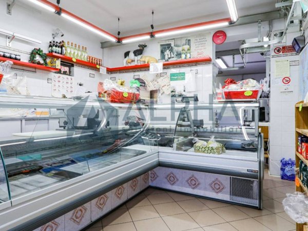 negozio in vendita a Forlì in zona Villafranca di Forlì