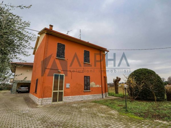casa indipendente in vendita a Forlì
