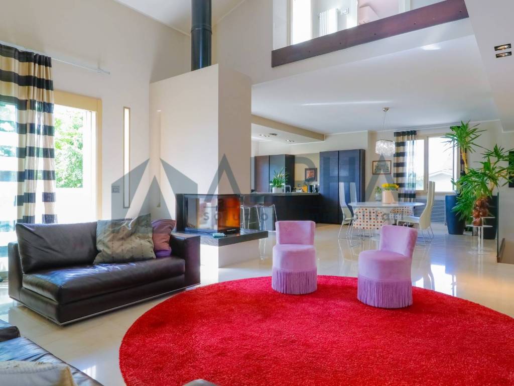 casa indipendente in vendita a Forlì