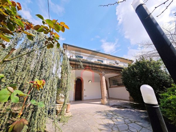 casa semindipendente in vendita a Forlì in zona Branzolino