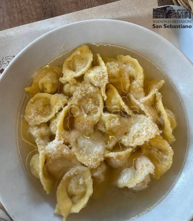 trivano in vendita a Forlì in zona Carpena