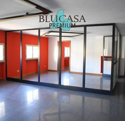 ufficio in vendita a Forlì