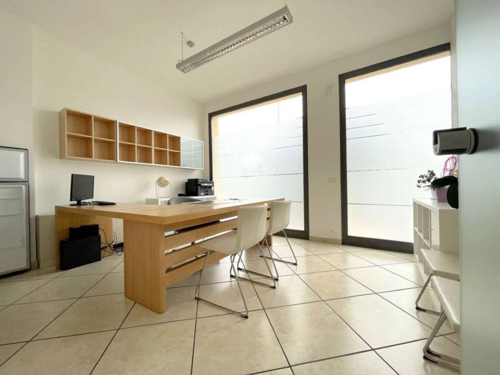 ufficio in vendita a Forlì in zona Musicisti / Grandi Italiani