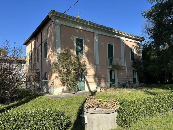 casa indipendente in vendita a Forlì in zona Rovere