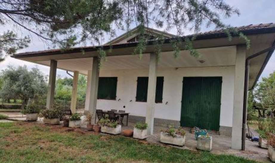 casa indipendente in vendita a Forlì in zona Carpena