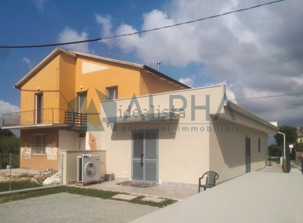 casa semindipendente in vendita a Forlì in zona Carpena