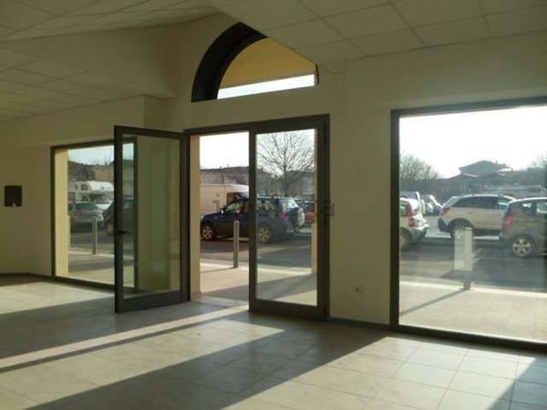 negozio in vendita a Forlì in zona Centro Storico