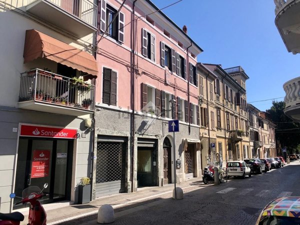 locale commerciale in vendita a Forlì in zona Centro Storico