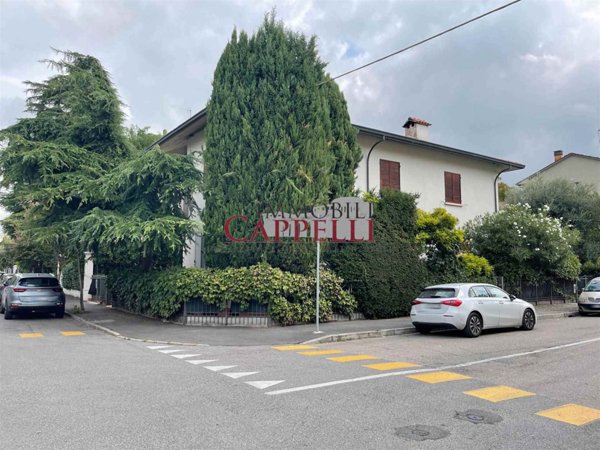 casa indipendente in vendita a Forlì in zona Centro Storico
