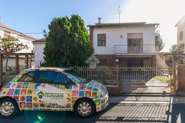 casa indipendente in vendita a Forlì in zona Cava