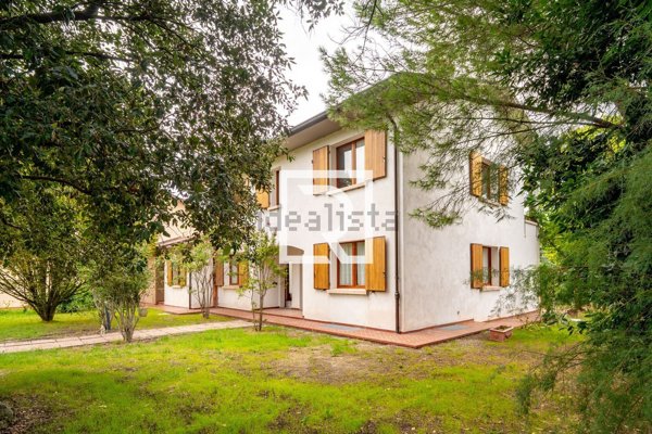 casa indipendente in vendita a Forlì in zona Ravaldino in Monte