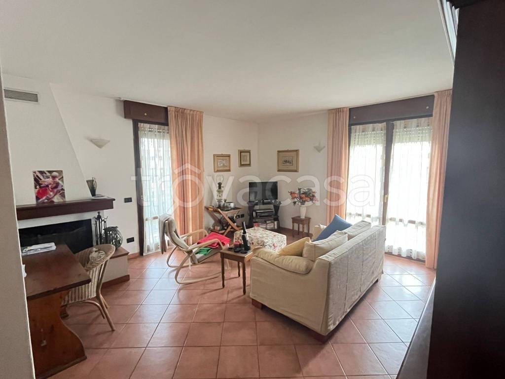 casa indipendente in vendita a Forlì in zona Romiti