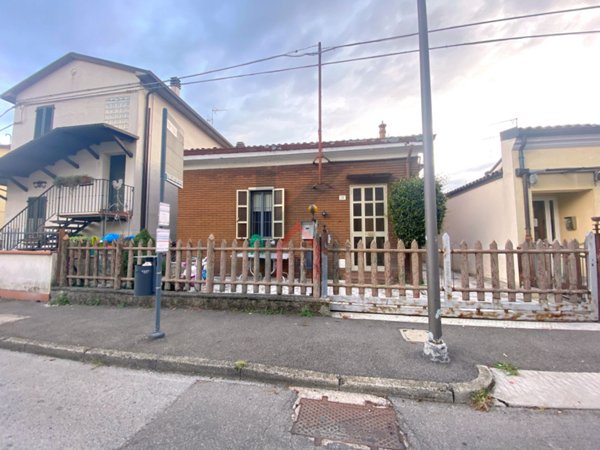 casa indipendente in vendita a Forlì in zona Bussecchio