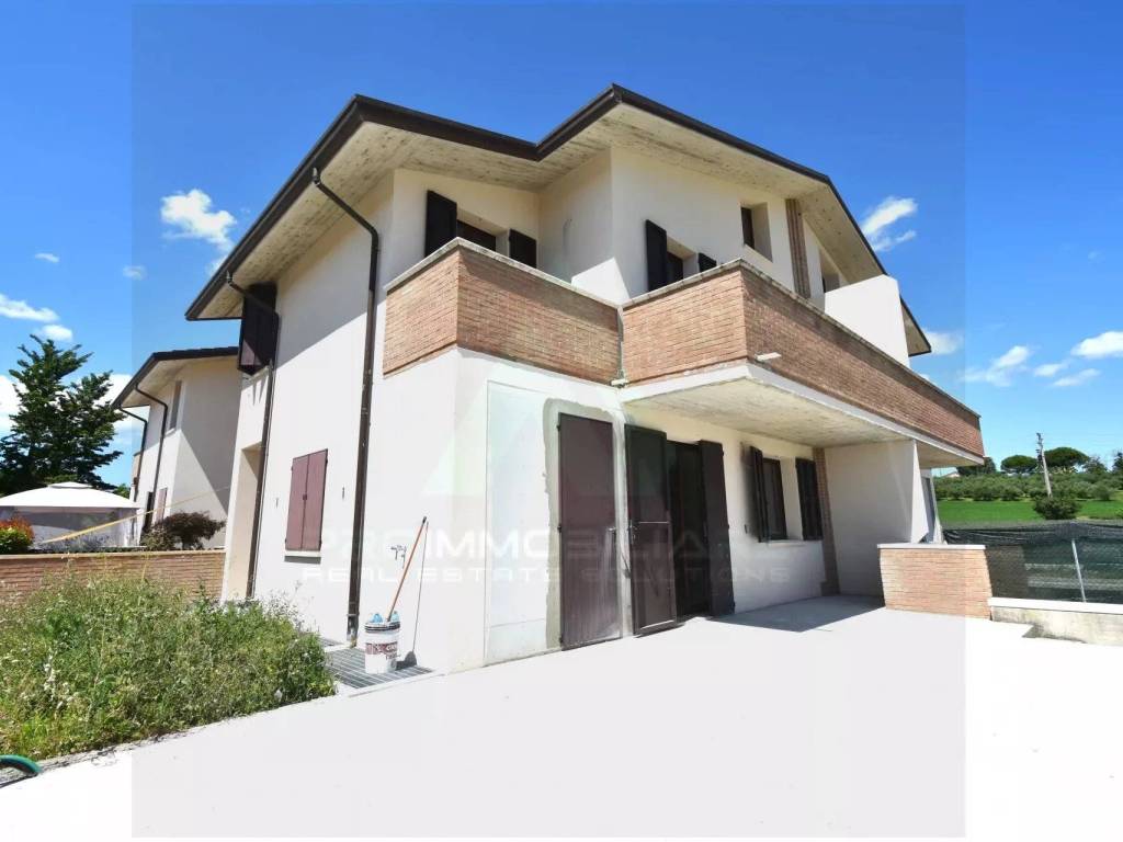 casa indipendente in vendita a Forlì in zona Rovere